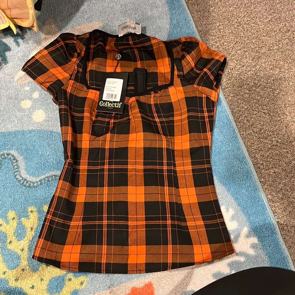 Mimi pumpkin check top